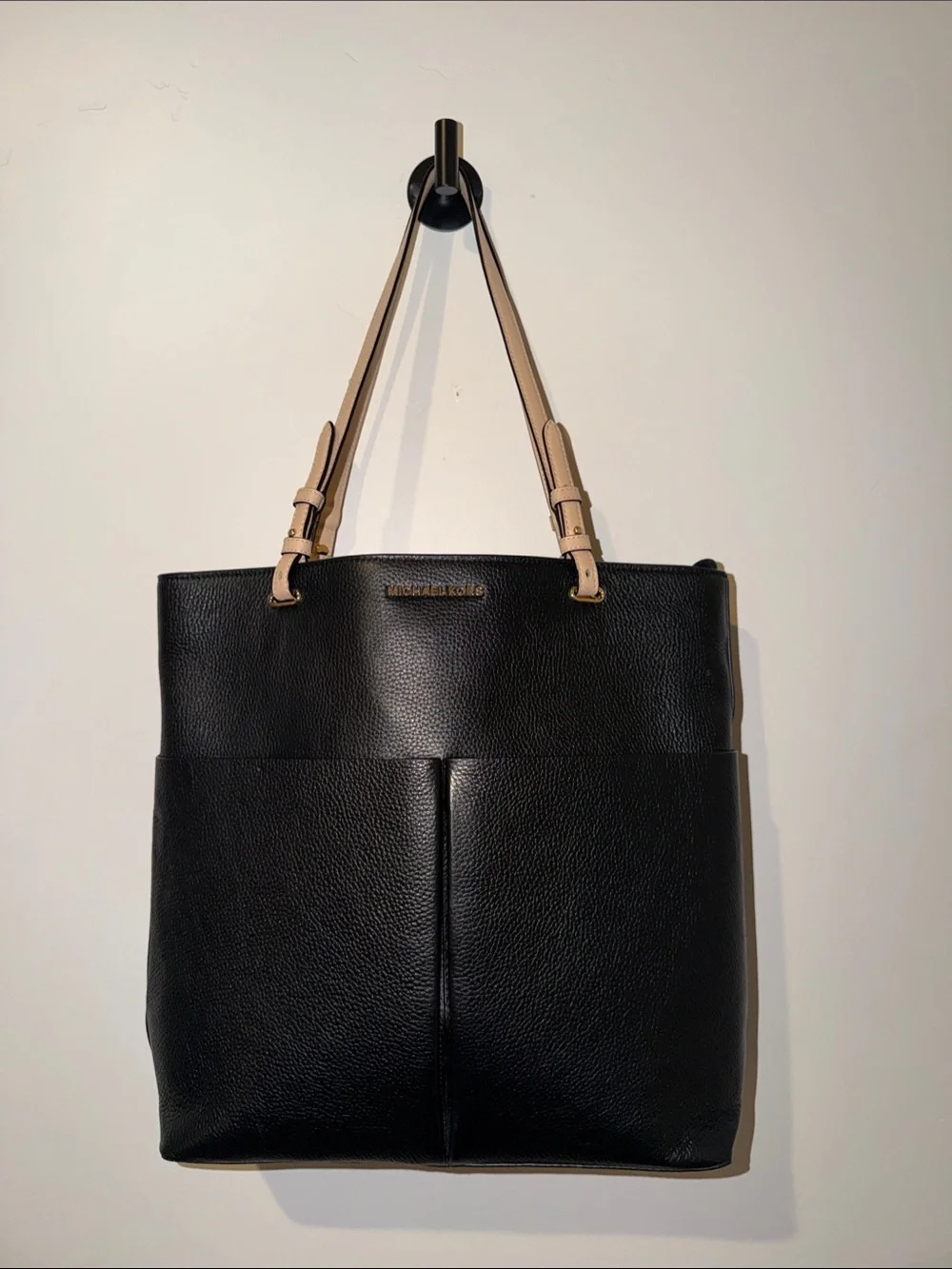 Xl large tote MICHAEL KORS Black Leather with Beige Straps like new